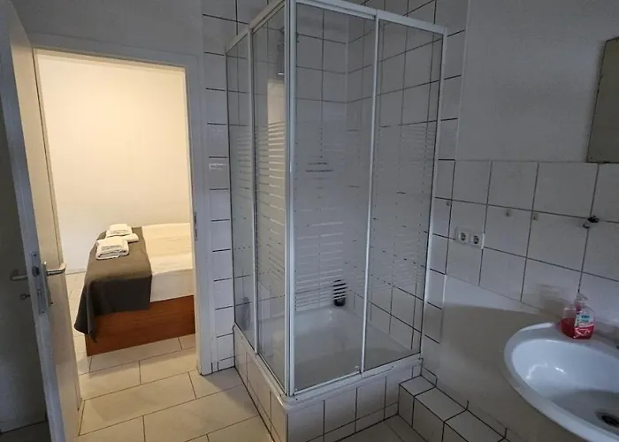 Seckbach Konukevi 3*
