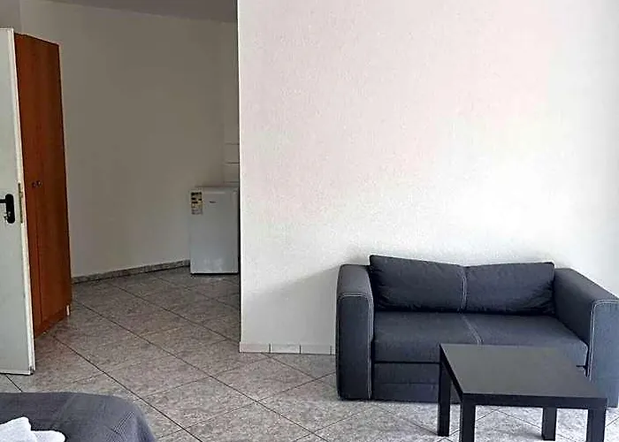 Seckbach Konukevi 3*
